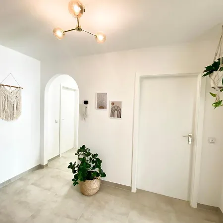 Best Butler Boho Boutique City Apartment Netflix Fussen Exterior photo