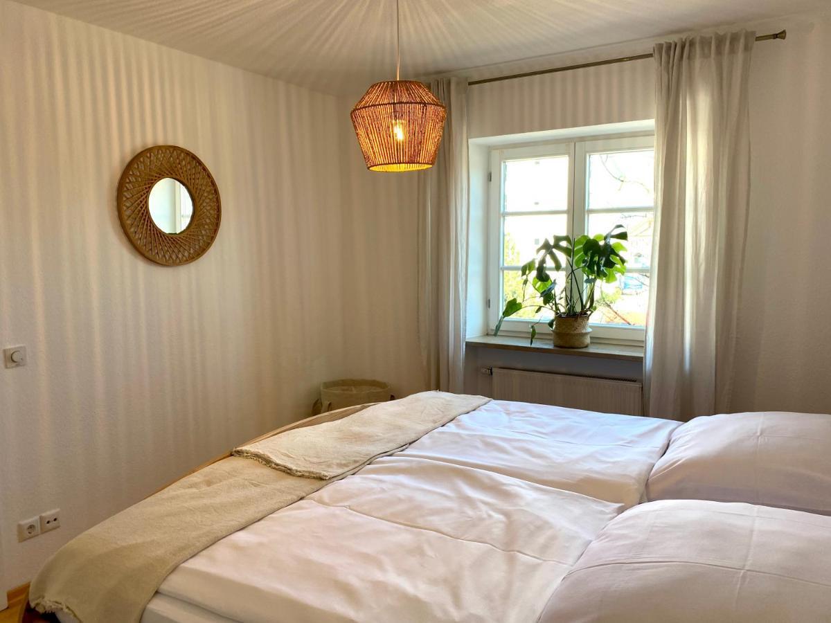 Butler Boho Boutique Netflix Fussen